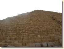 pohad zospodu na Menkaureho pyramdu